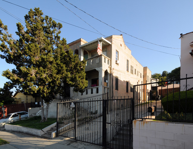 1044 N Townsend Ave in Los Angeles, CA - Foto de edificio - Building Photo