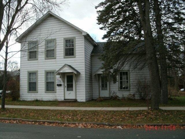 1021 8th St E in Menomonie, WI - Building Photo