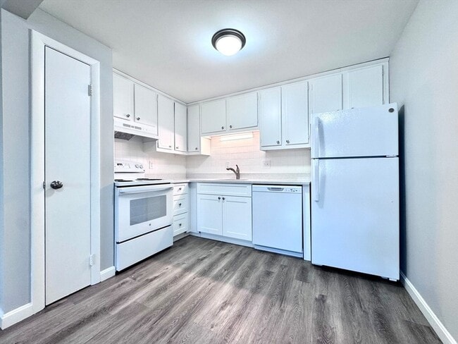 property at 2 Old Colony Ln