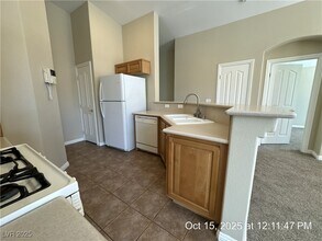 8728 Tom Noon Ave in Las Vegas, NV - Building Photo - Building Photo