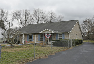 5111-5113 Schubert Rd in Knoxville, TN - Building Photo - Building Photo