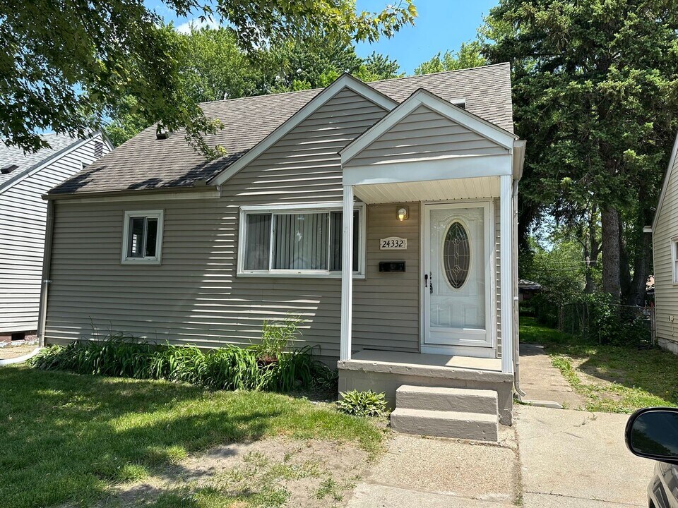 24332 Bolam Ave in Warren, MI - Building Photo