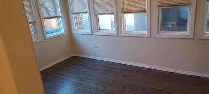 6827 NE Glisan St in Portland, OR - Building Photo - Building Photo