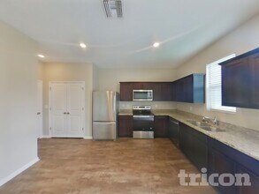 34885 Daisy Meadow Loop in Zephyrhills, FL - Foto de edificio - Building Photo