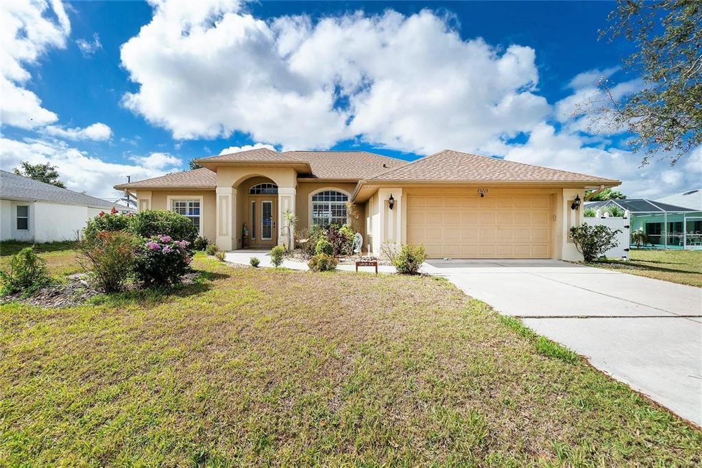 23213 Lehigh Ave in Port Charlotte, FL - Building Photo