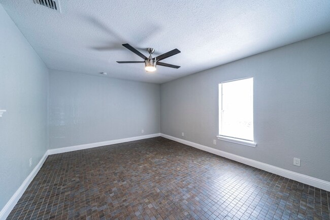 3506 N Houston St in Fort Worth, TX - Building Photo - Building Photo