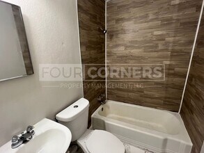 1605 Willow Rd in Greensboro, NC - Building Photo - Building Photo