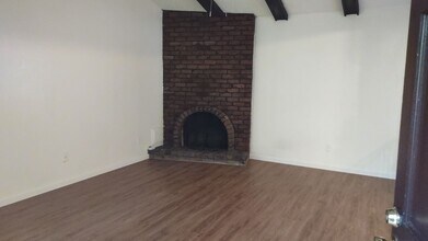 965 Johnfer Way in Sacramento, CA - Building Photo - Building Photo