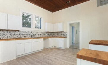 2106 Saunders Ave, Unit House in San Antonio, TX - Building Photo - Building Photo