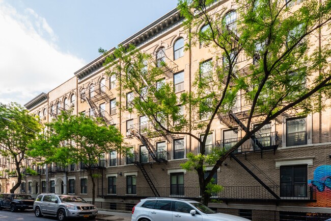 111-117 E 100th St in New York, NY - Building Photo - Building Photo