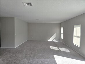 5694 Arlington River Dr. in Lakeland, FL - Building Photo - Building Photo