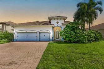 2160 Vardin Pl in Naples, FL - Building Photo - Building Photo