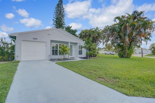 8389 Rural Ln in Boca Raton, FL - Building Photo - Building Photo