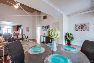7514 Girard Ave in San Diego, CA - Building Photo - Building Photo