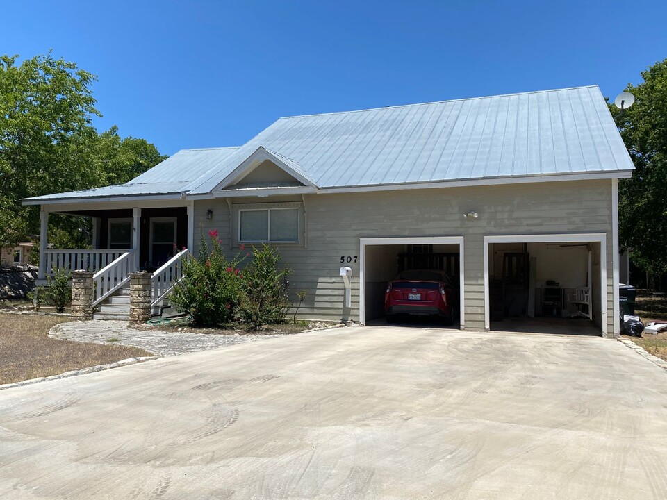 507 E 18th St in Georgetown, TX - Building Photo