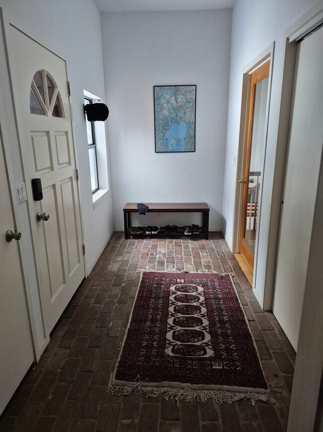 11059 Zermatt Dr in Truckee, CA - Building Photo - Building Photo