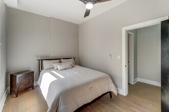 2455 W McMicken Ave in Cincinnati, OH - Foto de edificio - Building Photo