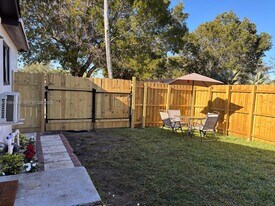 10405 SW 107th Terrace in Miami, FL - Building Photo