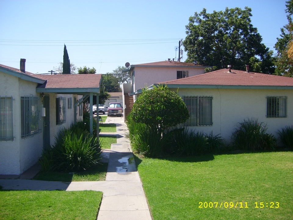 5852-5858 Gage Ave in Bell Gardens, CA - Building Photo