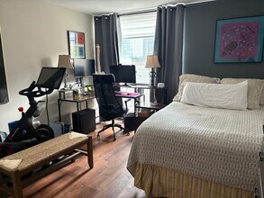 70 W Huron St in Chicago, IL - Building Photo - Building Photo