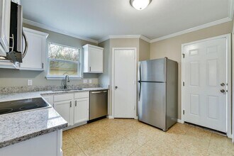 3000 Meadow Ln in Taylor, TX - Building Photo - Building Photo