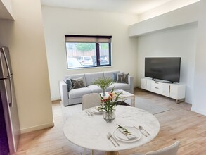 63 Brookside Apartments in Kansas City, MO - Foto de edificio - Interior Photo