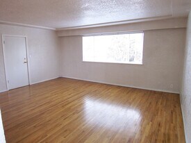 3066 Clark Dr in Vancouver, BC - Building Photo