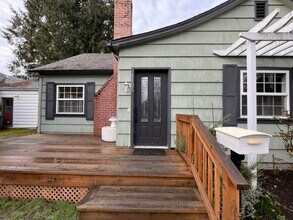 1125 NE Galloway St in McMinnville, OR - Building Photo - Building Photo