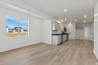 1538 E Livi Ln in Saratoga Springs, UT - Building Photo - Building Photo
