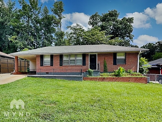 property at 1156 N Parkwood Dr