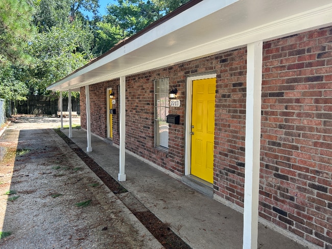 2201 Fairchild St in Baton Rouge, LA - Foto de edificio - Building Photo