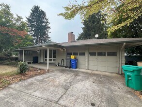 201 NE 126th Ave in Portland, OR - Building Photo - Building Photo