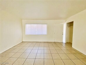 1908 Rexford Dr, Unit 2 in Las Vegas, NV - Building Photo - Building Photo