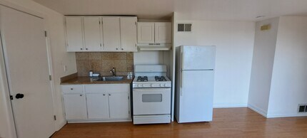 6055 Grizzly Peak Blvd, Unit ADU in Oakland, CA - Building Photo - Building Photo