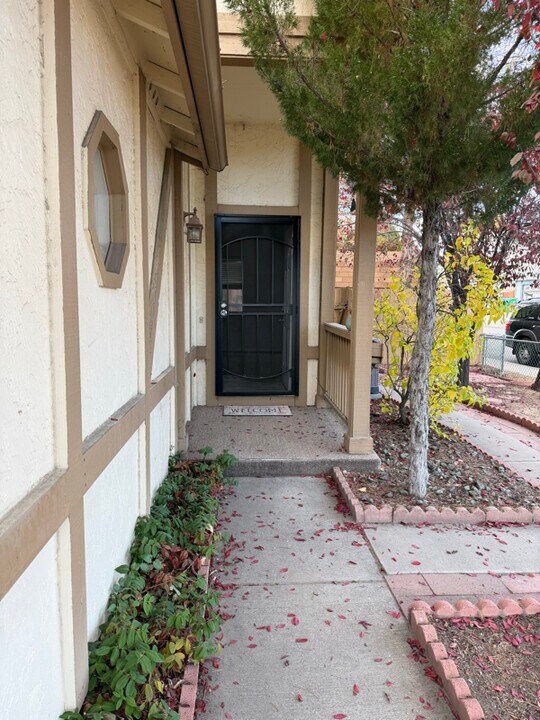 2798 Waterfield Dr in Sparks, NV - Building Photo