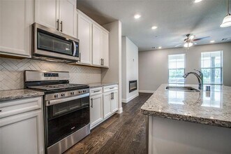 7813 Sunset Blvd in Rowlett, TX - Building Photo - Building Photo