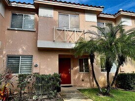 804 208th Cir in Pembroke Pines, FL - Building Photo