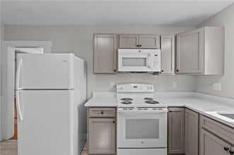 28 Island Ave in East Providence, RI - Building Photo - Building Photo