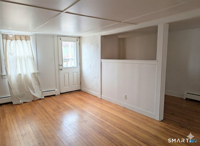 71 Bridge St in Canton, CT - Building Photo - Building Photo