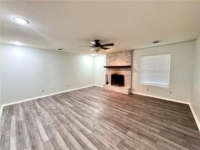 2892 N Susan Carol Ln in Fayetteville, AR - Foto de edificio - Building Photo