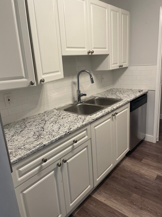 Centaurus Place in Burnaby, BC - Building Photo - Building Photo