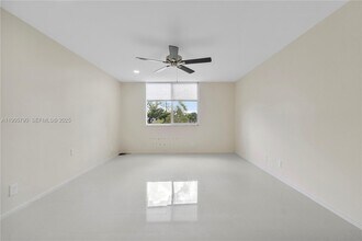 2820 Somerset Dr in Lauderdale Lakes, FL - Building Photo - Building Photo
