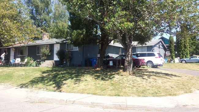 515 E Dogwood Ave, Unit d