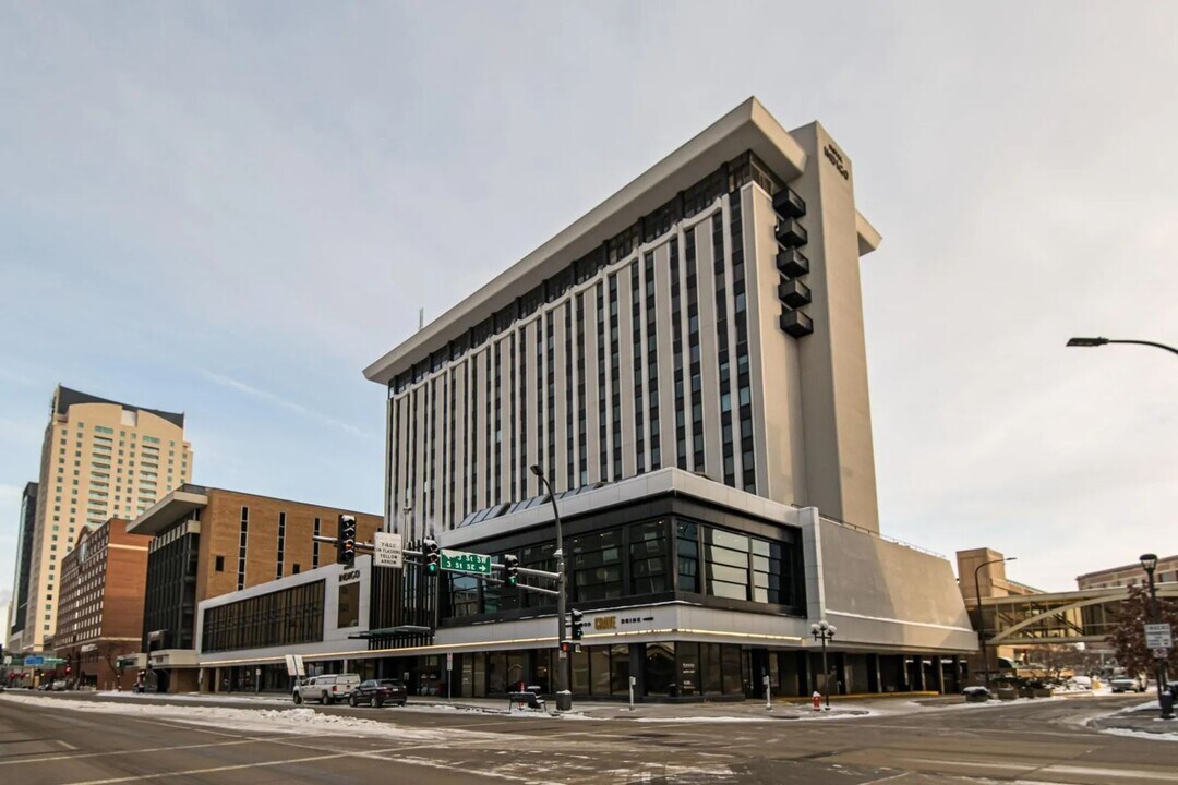 220 Broadway Ave S in Rochester, MN - Building Photo