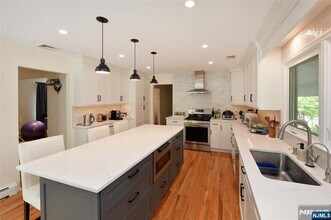 40-10 Paterson St in Fair Lawn, NJ - Building Photo - Building Photo