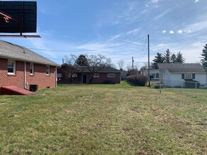4136 Lincoln Way E in Fayetteville, PA - Building Photo - Building Photo