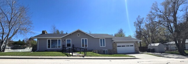 property at 701 W 4th St