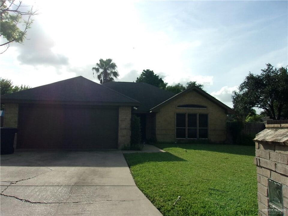 7633 N 25th St in McAllen, TX - Building Photo
