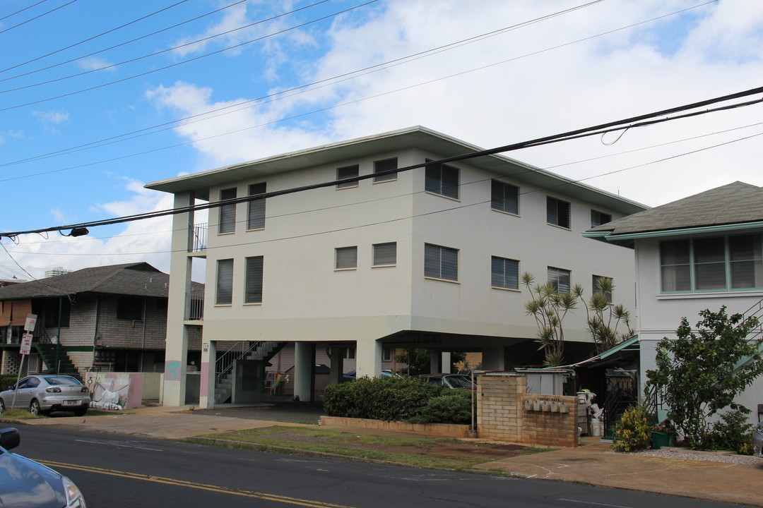 3106 Date St in Honolulu, HI - Building Photo