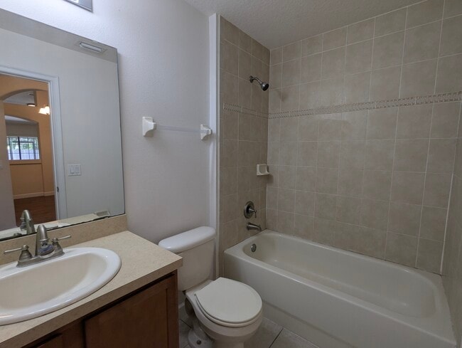 27519 Lois Dr in Tavares, FL - Building Photo - Building Photo